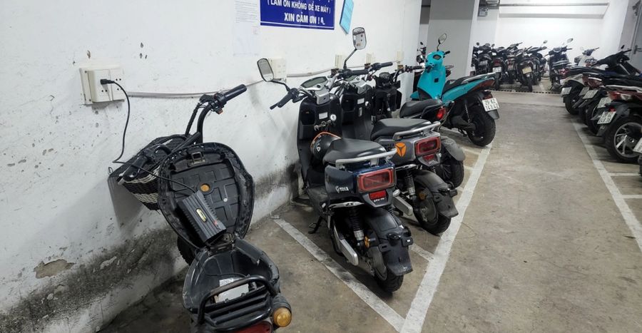 Có nên sạc xe đạp điện qua đêm - Kiêm tra ổ cắm