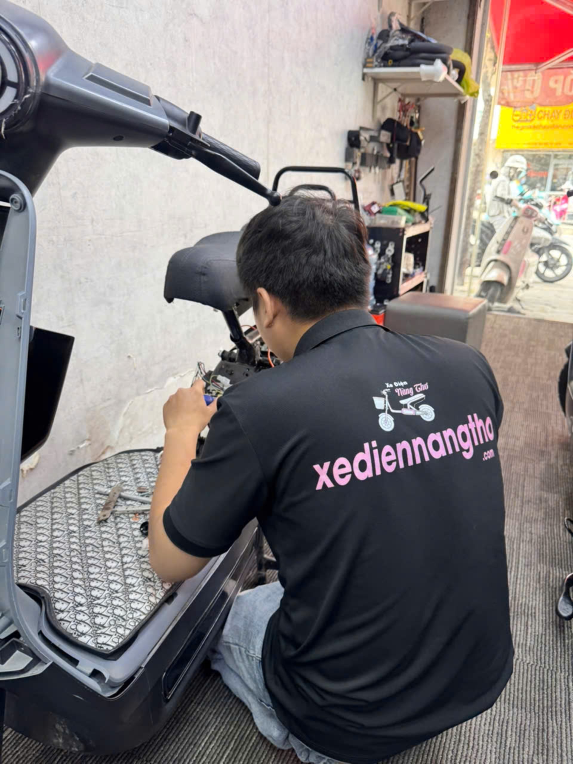 dạy nghề sửa xe điện