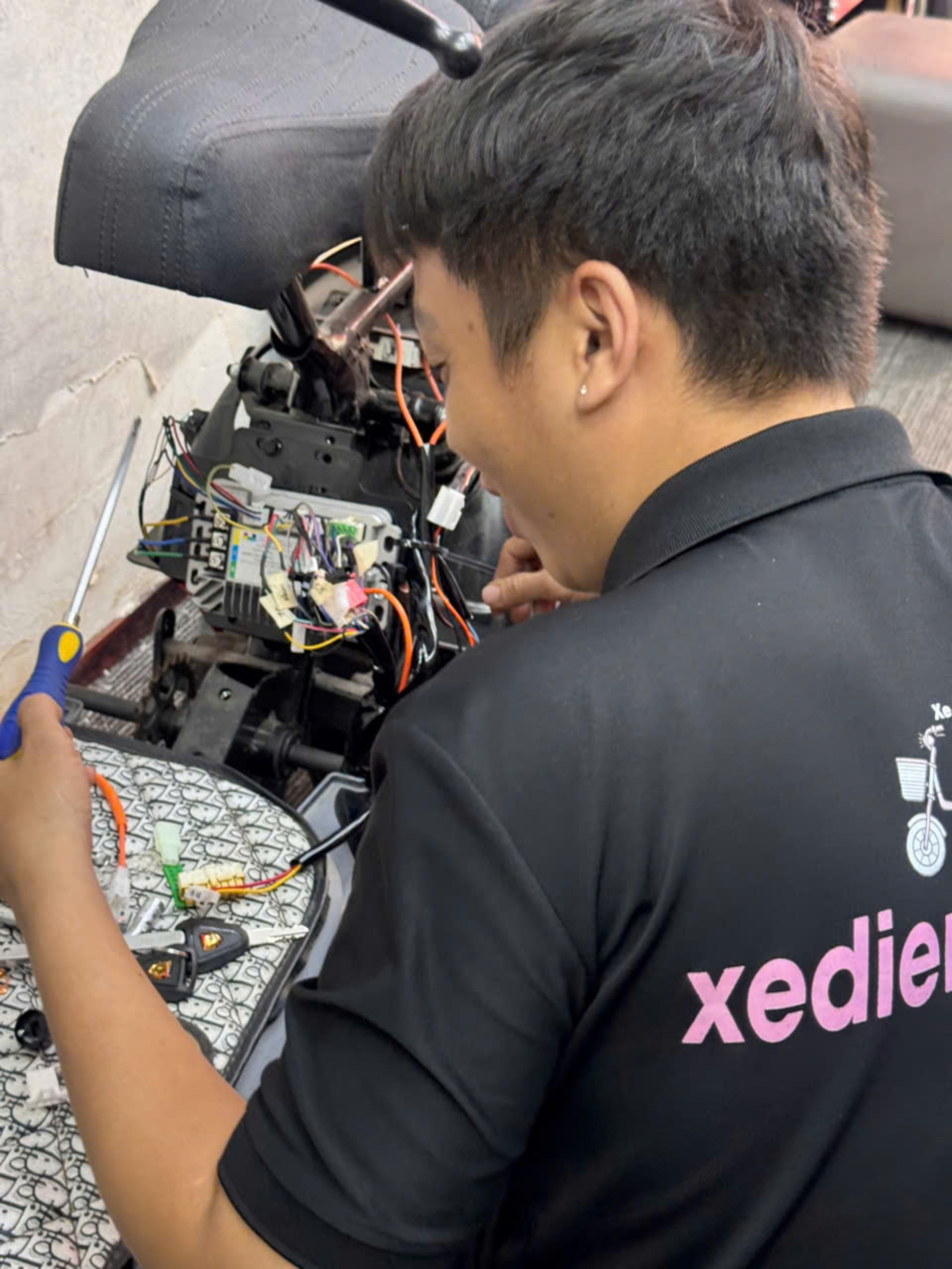 sửa xe đạp điện tại nhà
