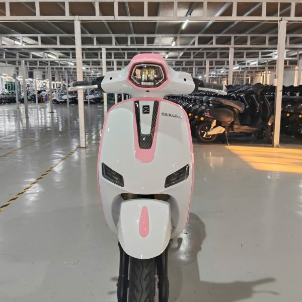 Xe máy điện Vespa Takumi Crown