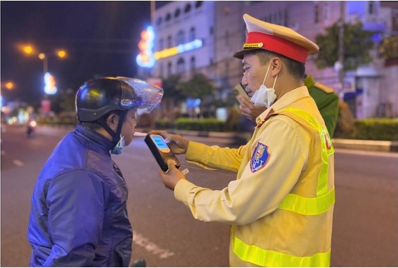 đi xe đạp điện có bị thổi nồng độ cồn