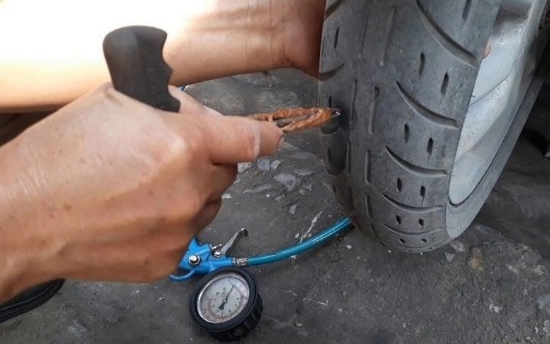 vá lốp xe đạp điện bao nhiêu tiền