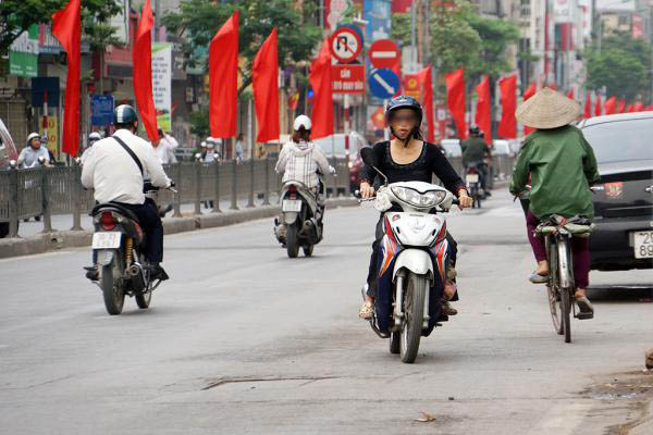 xe máy điện đi ngược chiều phạt bao nhiêu