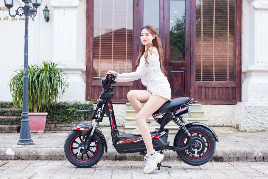 So sánh xe đạp điện thời trang và phổ thông
