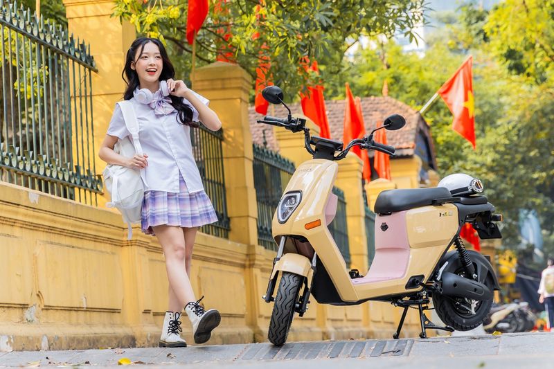 Xe đạp điện đi học xa cần khung chắc