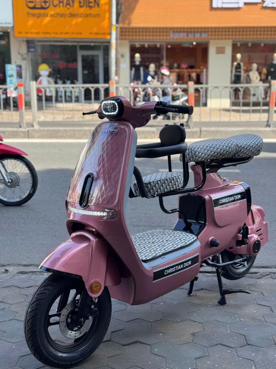 So sánh xe đạp điện thời trang Takumia VC Pro