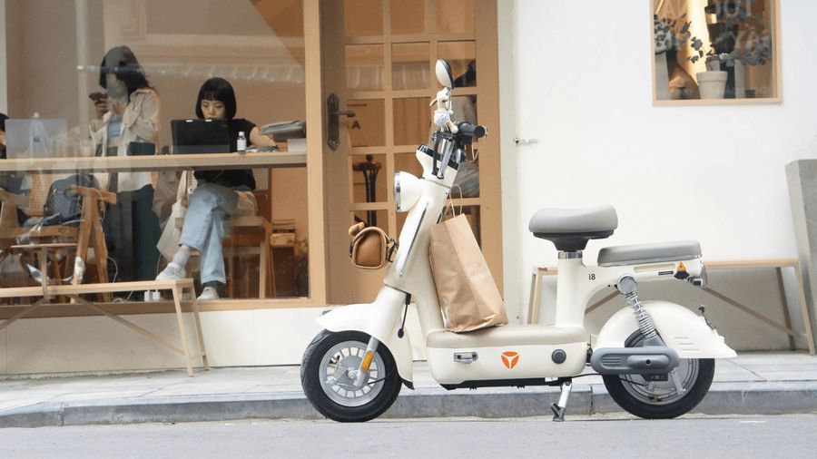 Xe đạp điện là gì? Học sinh nên chọn xe đạp điện hay xe máy điện?