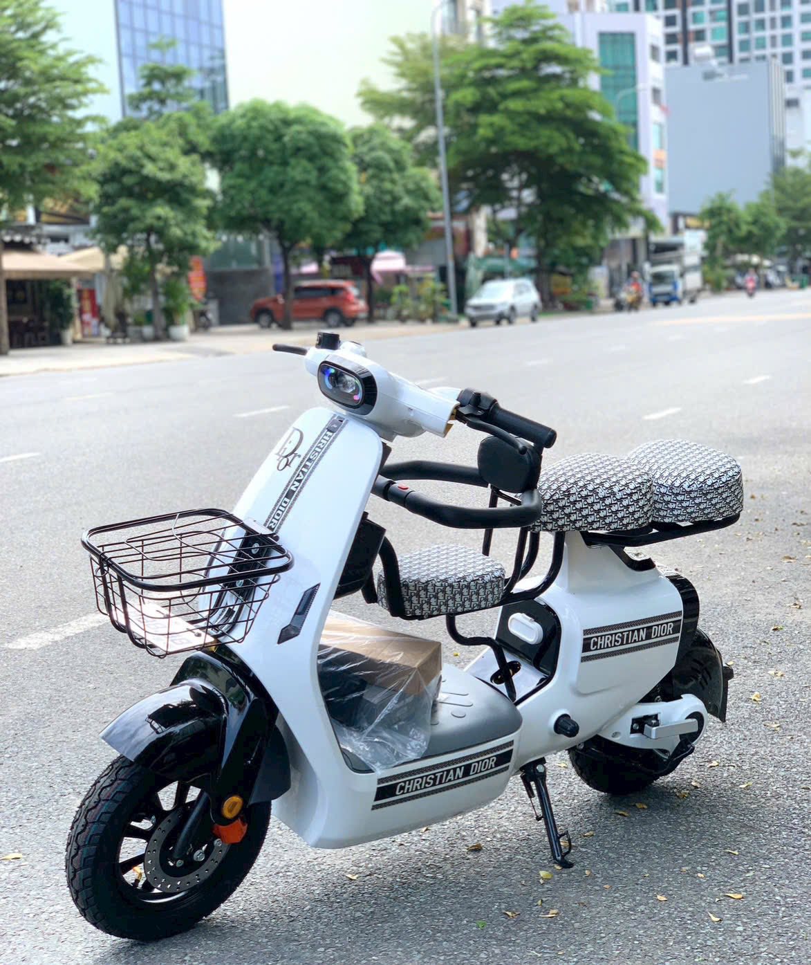 Xe điện Hottrend bị cạ dè phải làm sao