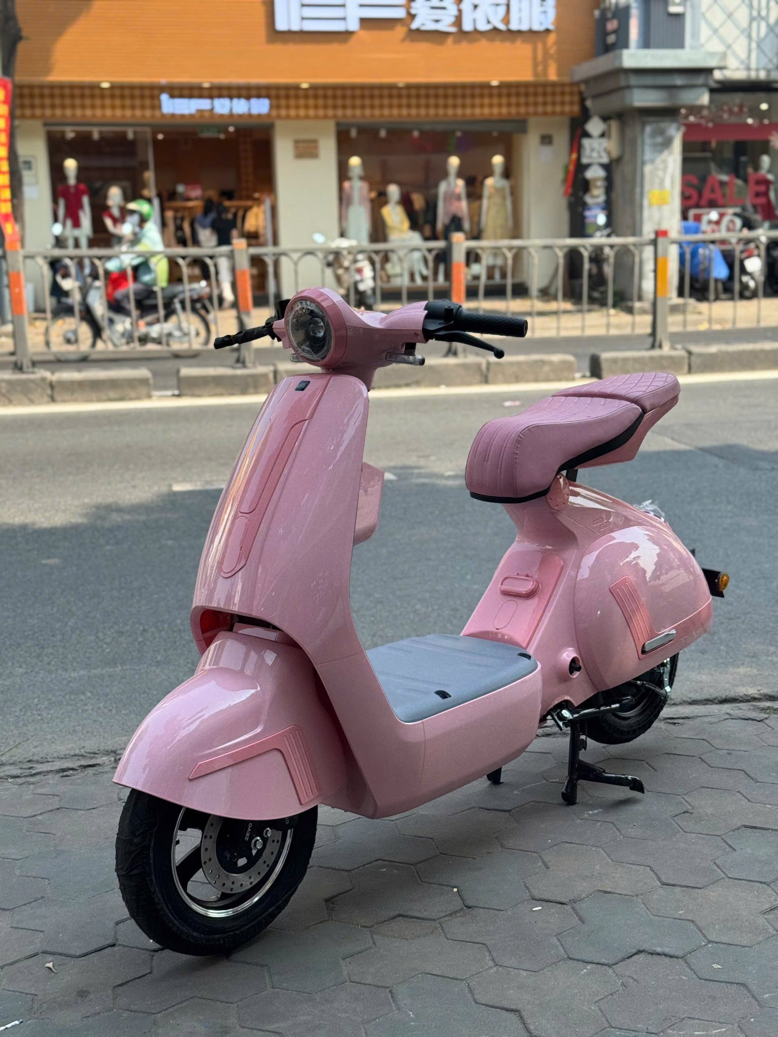 Dịch vụ thuê xe điện hottrend v3 946