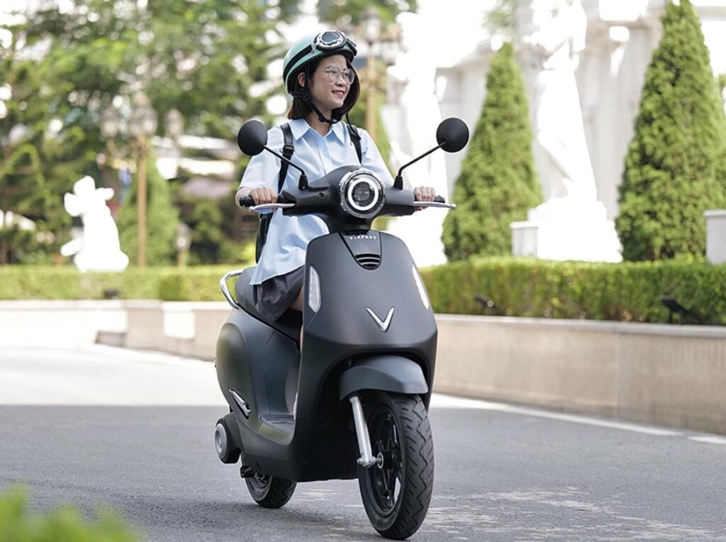 Dịch vụ cho thuê xe máy điện Vinfast Evo