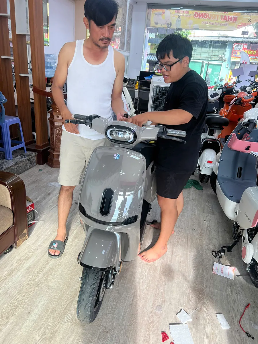 Khách mua Sonco Lyn Xe Điện Nàng Thơ TPHCM